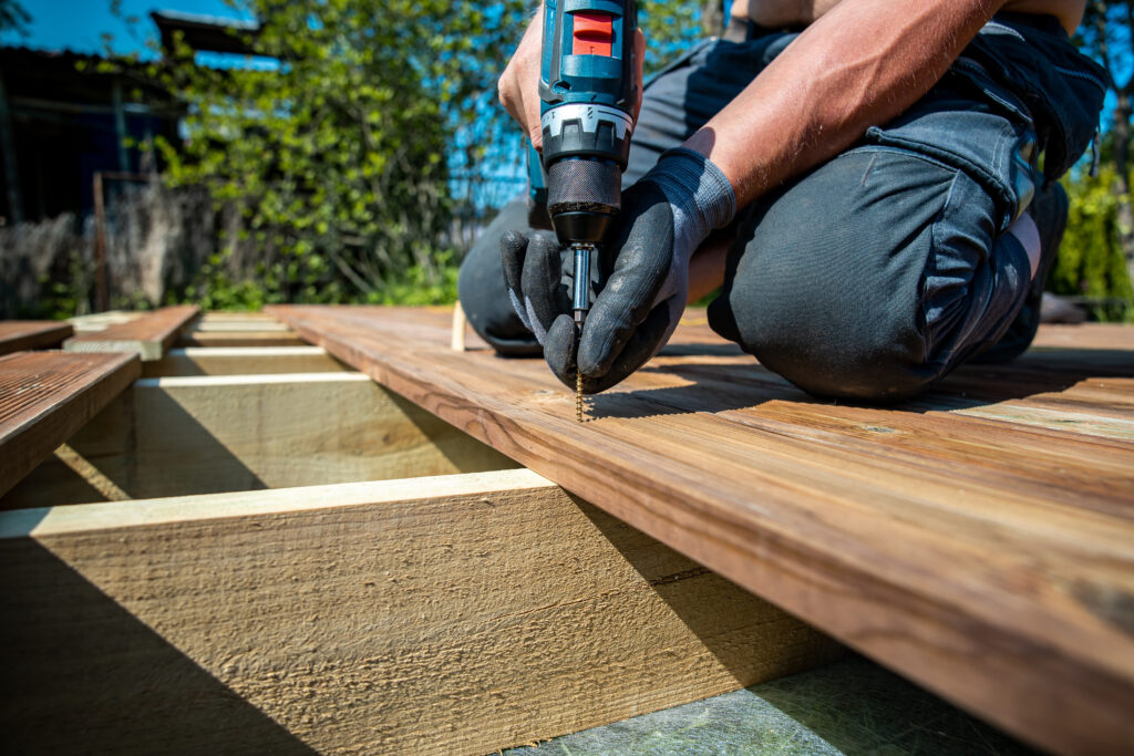 Deck builder in Newtown